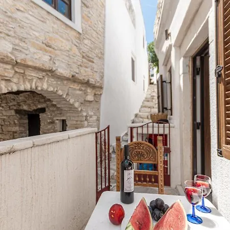 Casa Estiva Apeiranthos Naxos Daire Apérathos